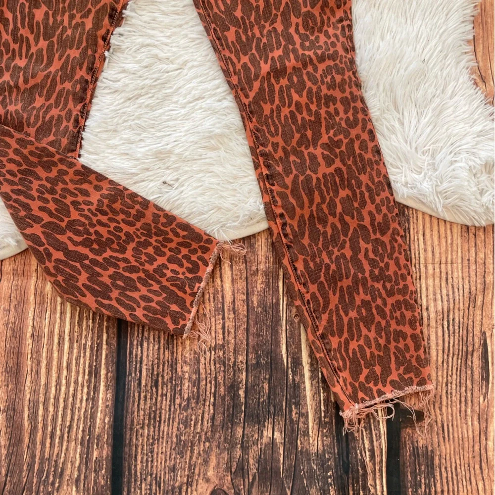 MOTHER Looker Ankle Fray Jeans in Animal Attraction